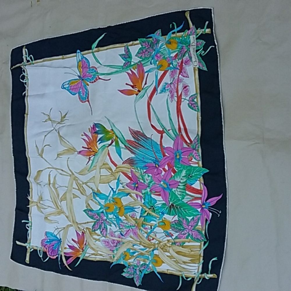 Christian Dior silk scarf size 34 x 34 Made in Italy Vintage - Picture 2 of 15